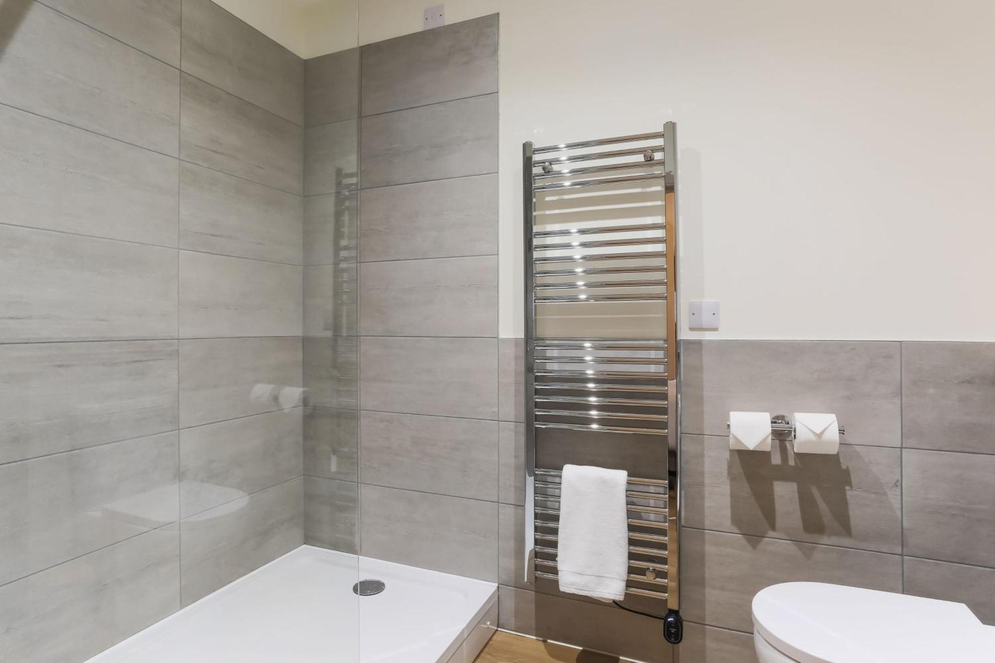 The Barn At Plas Ashpool Sleeps 8 Llandyrnog ภายนอก รูปภาพ