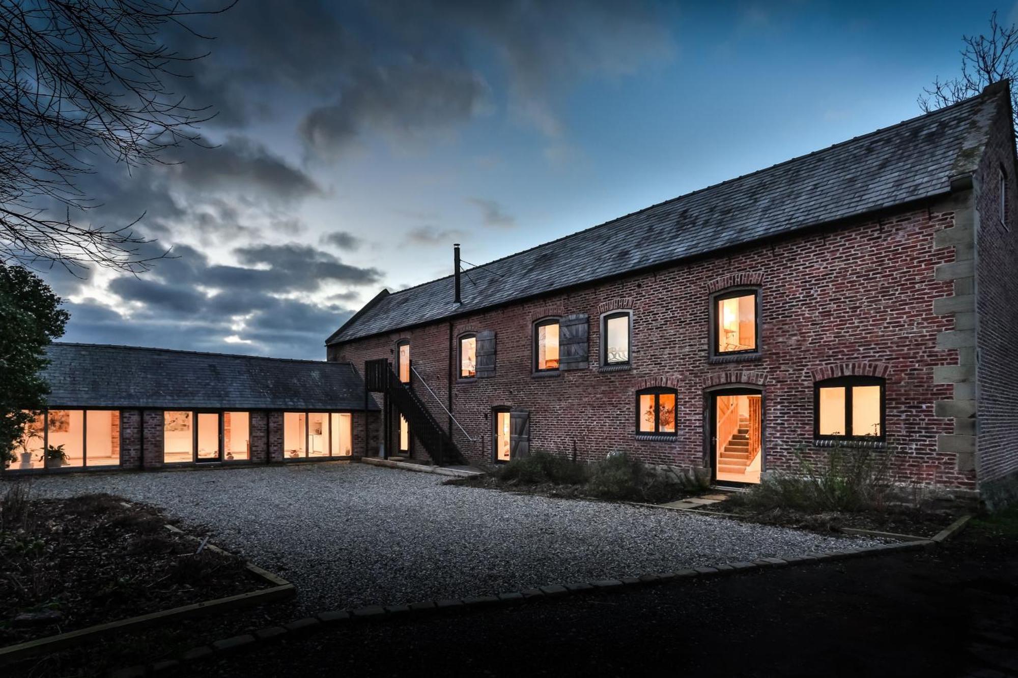 The Barn At Plas Ashpool Sleeps 8 Llandyrnog ภายนอก รูปภาพ