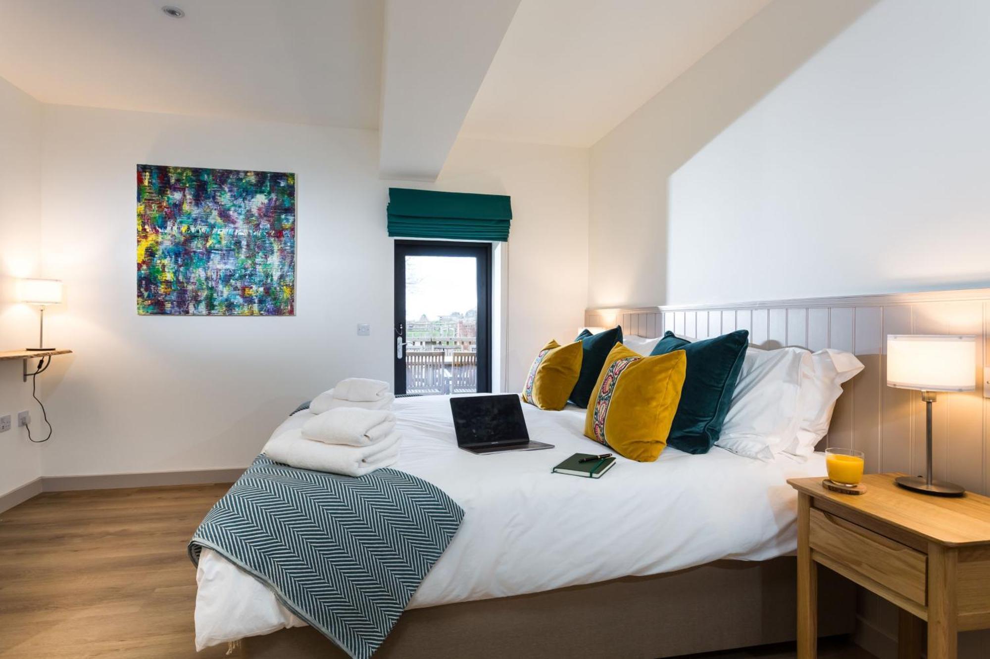 The Barn At Plas Ashpool Sleeps 8 Llandyrnog ภายนอก รูปภาพ