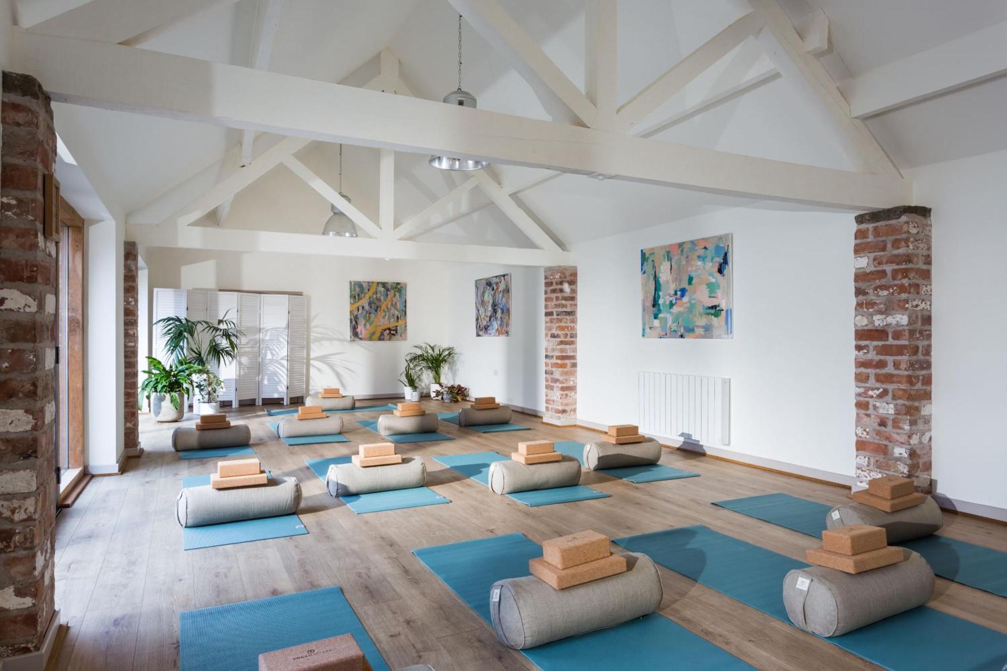 The Barn At Plas Ashpool Sleeps 8 Llandyrnog ภายนอก รูปภาพ