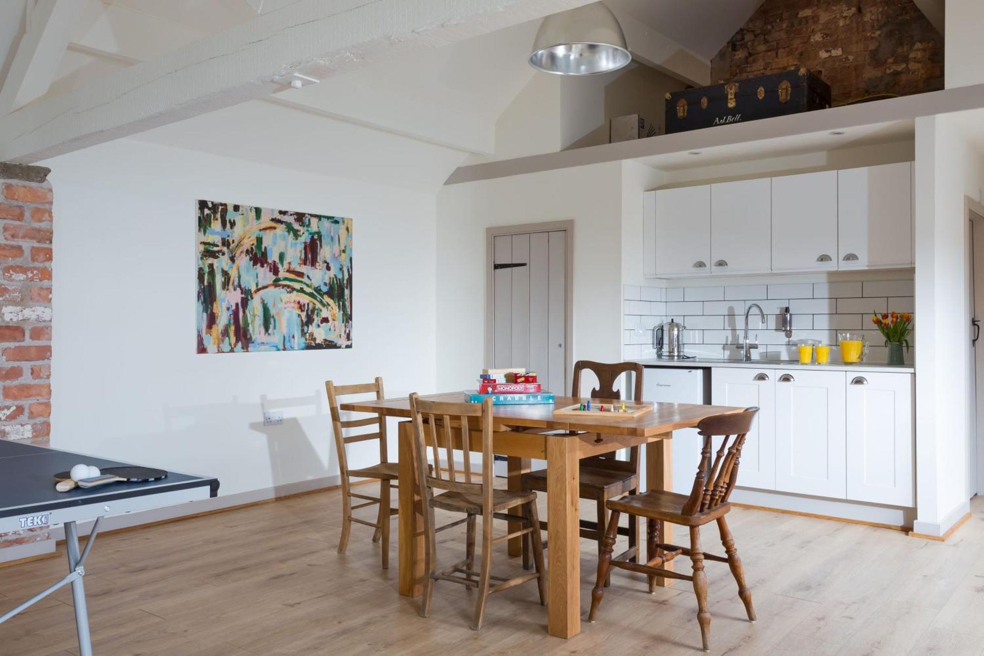 The Barn At Plas Ashpool Sleeps 8 Llandyrnog ภายนอก รูปภาพ