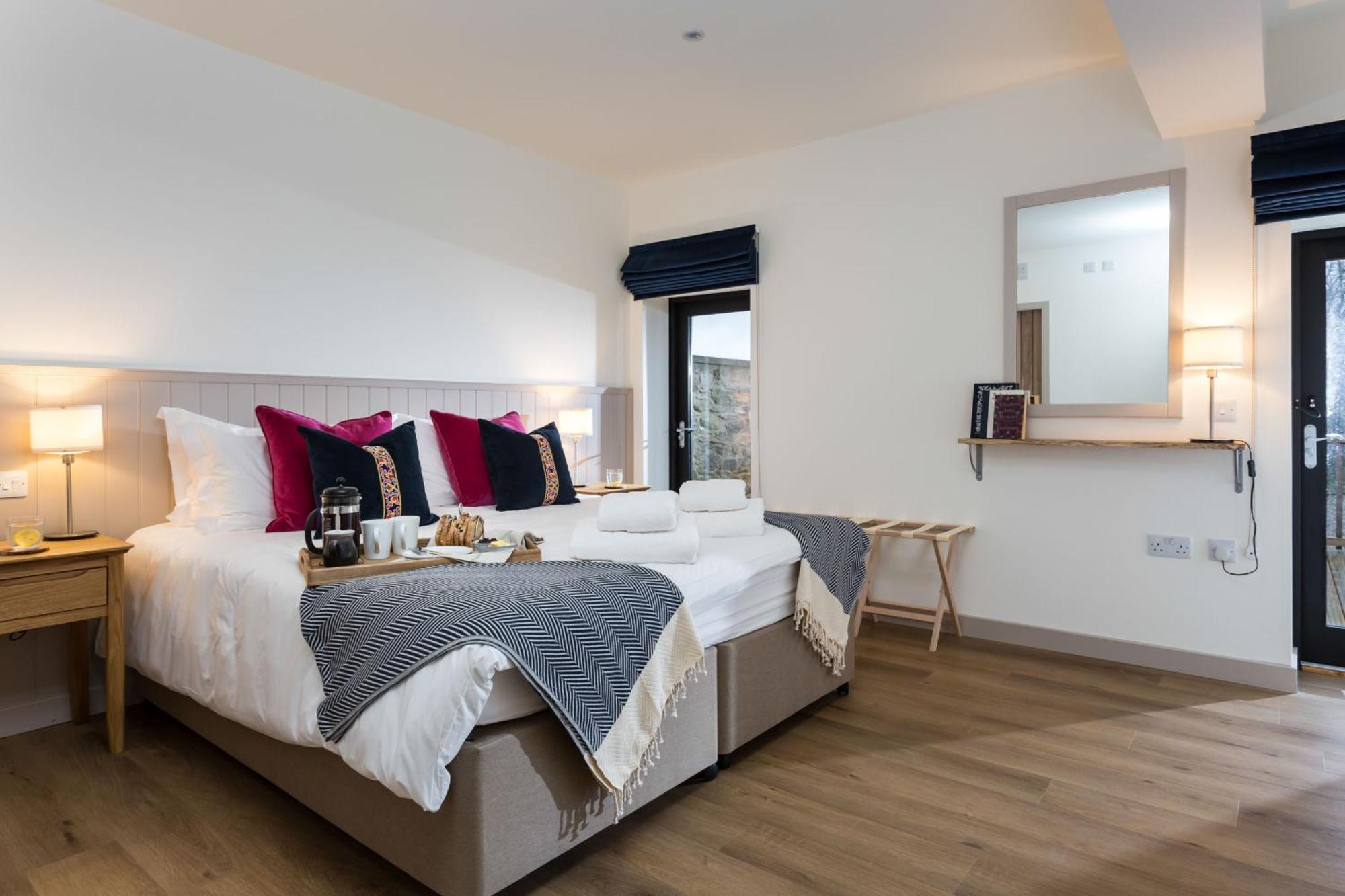 The Barn At Plas Ashpool Sleeps 8 Llandyrnog ภายนอก รูปภาพ