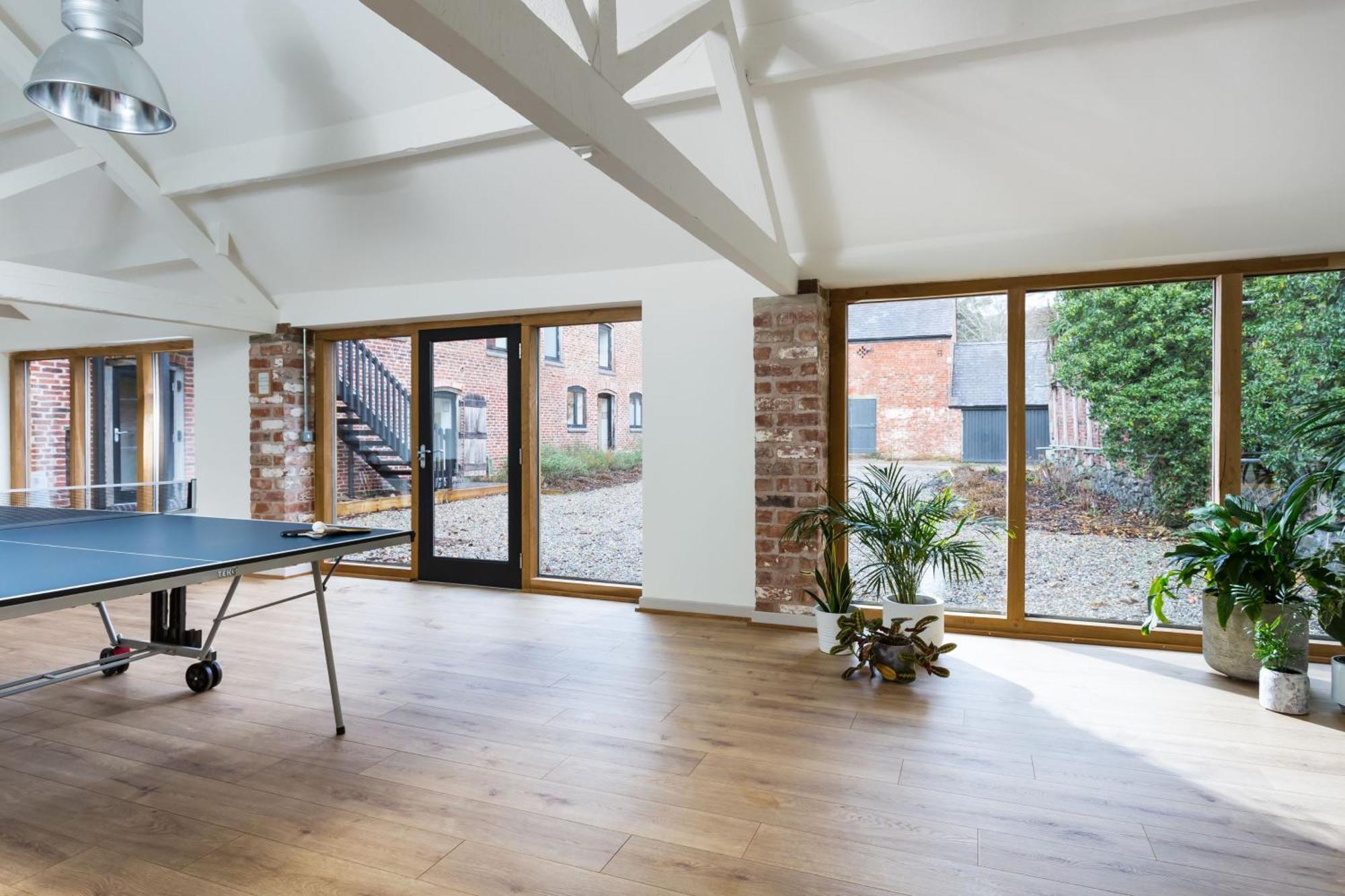 The Barn At Plas Ashpool Sleeps 8 Llandyrnog ภายนอก รูปภาพ