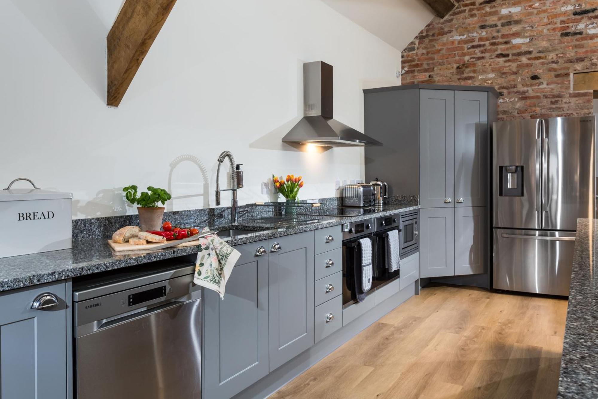 The Barn At Plas Ashpool Sleeps 8 Llandyrnog ภายนอก รูปภาพ