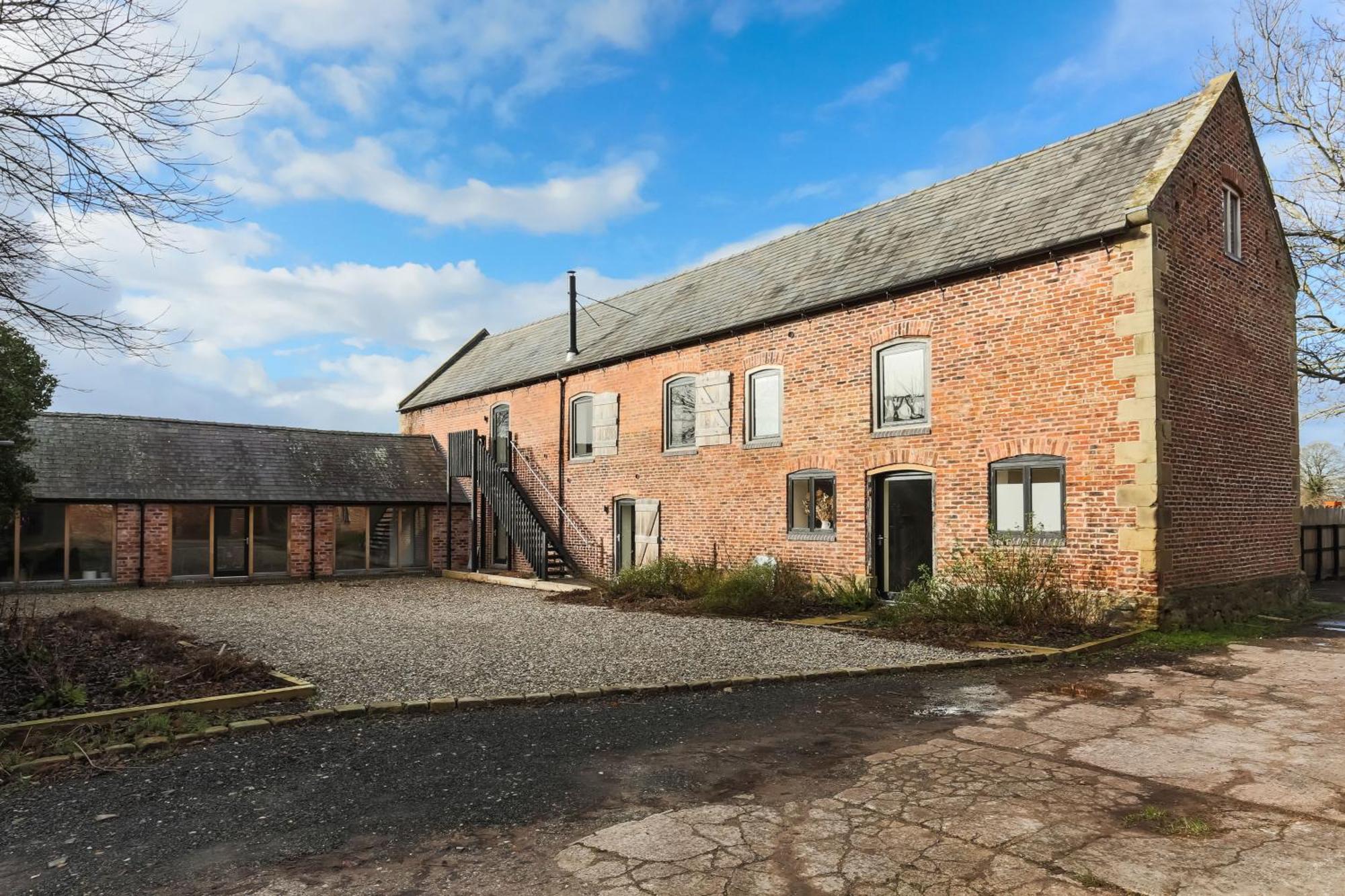 The Barn At Plas Ashpool Sleeps 8 Llandyrnog ภายนอก รูปภาพ