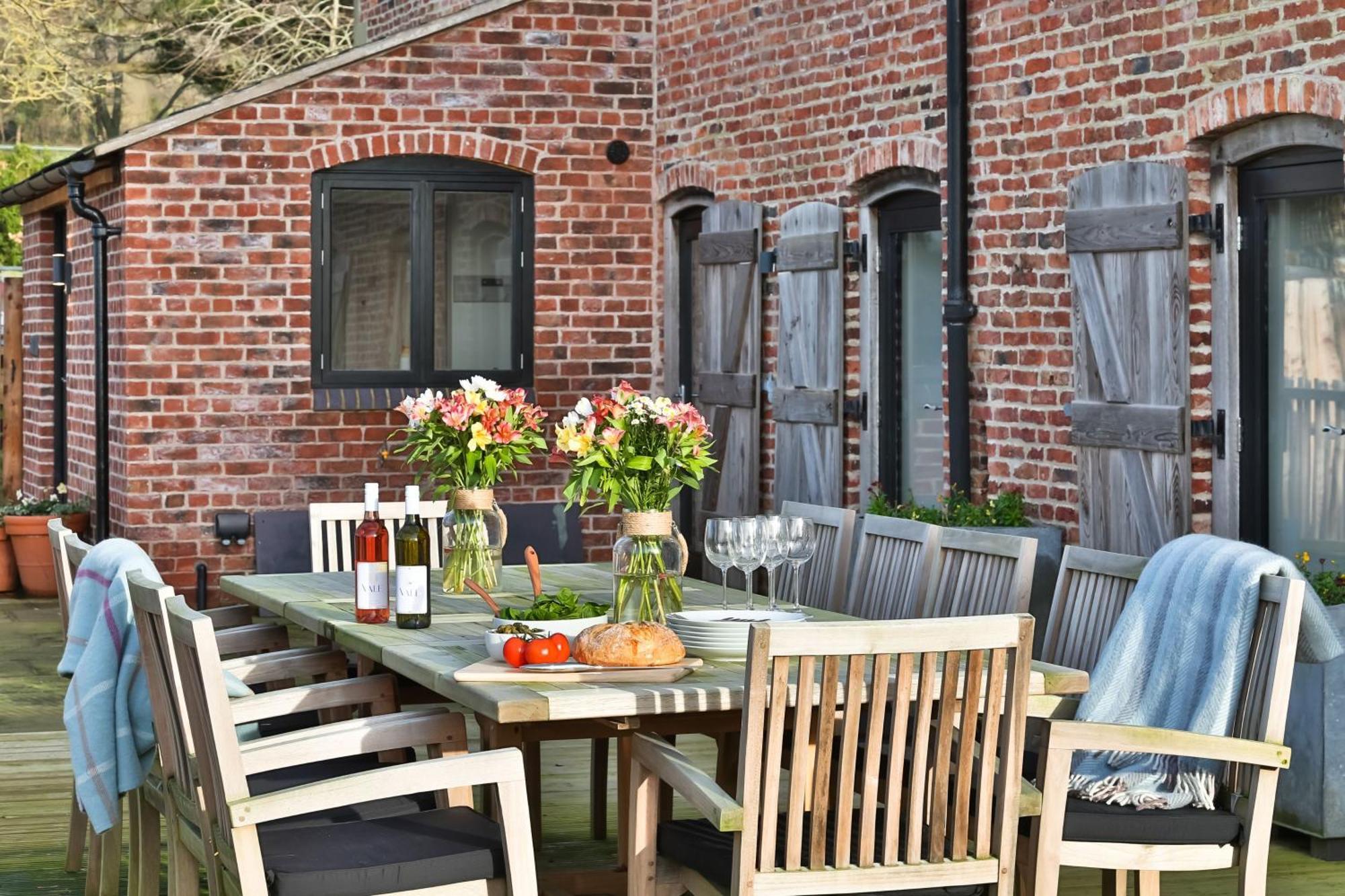 The Barn At Plas Ashpool Sleeps 8 Llandyrnog ภายนอก รูปภาพ